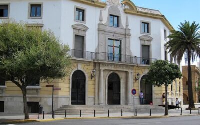 Audiencia Provincial Cádiz declara nulidad cláusula de gastos